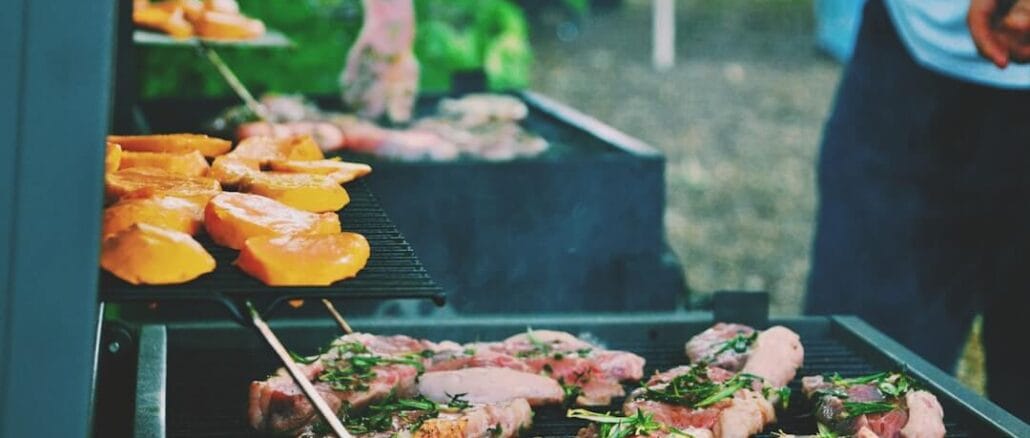 Upplev grillsäsongen med de bästa tipsen och produkterna för din trädgård illustration